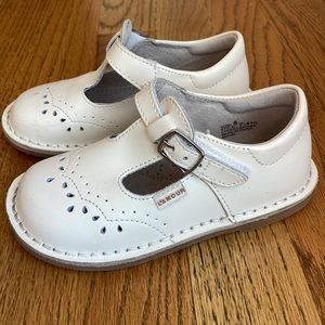 Like New L’Amour Leather T-Strap Mary Jane’s